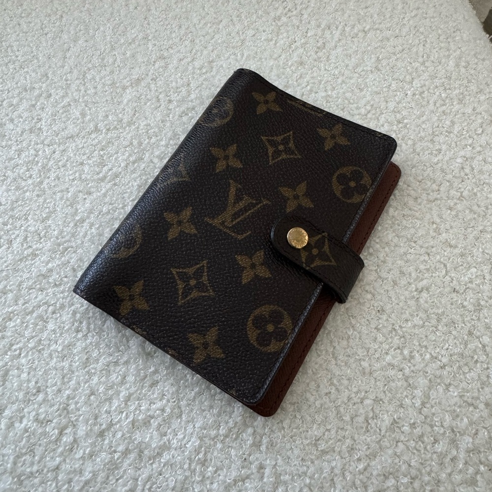 Louis Vuitton agenda small